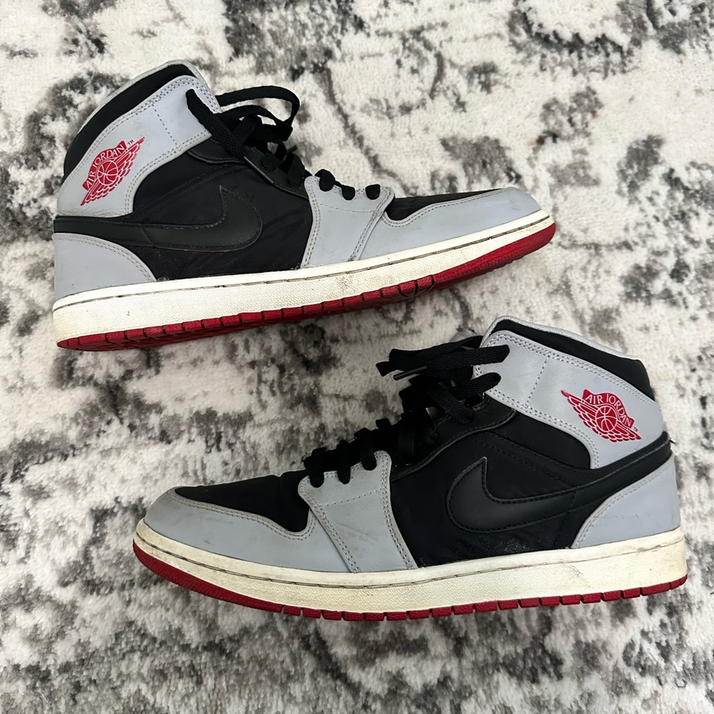 Jordan 1 Mid - 10.5